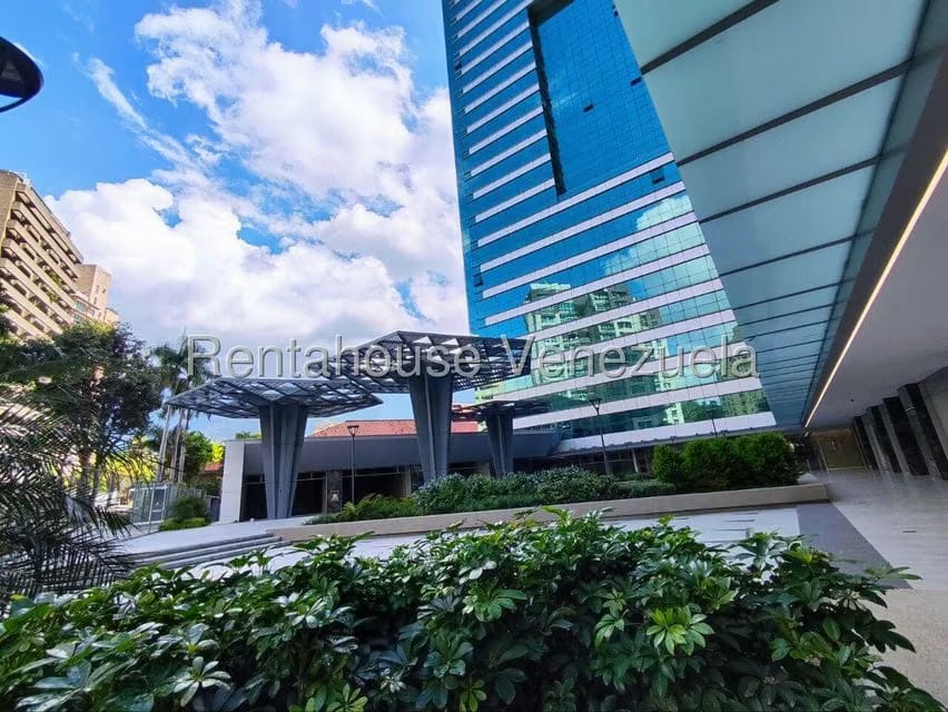 Comercial (Local Comercial) en Alquiler en Campo Alegre, Distrito Metropolitano - 12