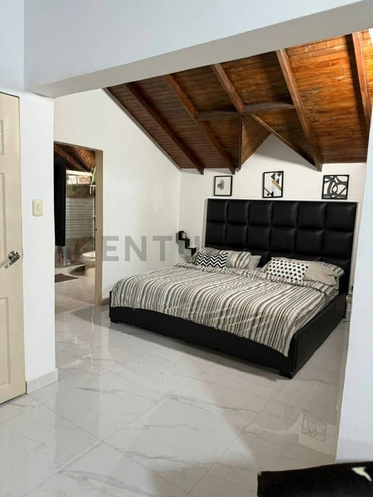 En venta Townhouse Chalet tipo americano en C.R. Agua Santa - 15