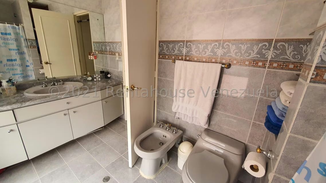Apartamento (Duplex) en Venta en Los Naranjos de Las Mercedes, Distrito Metropolitano - 17