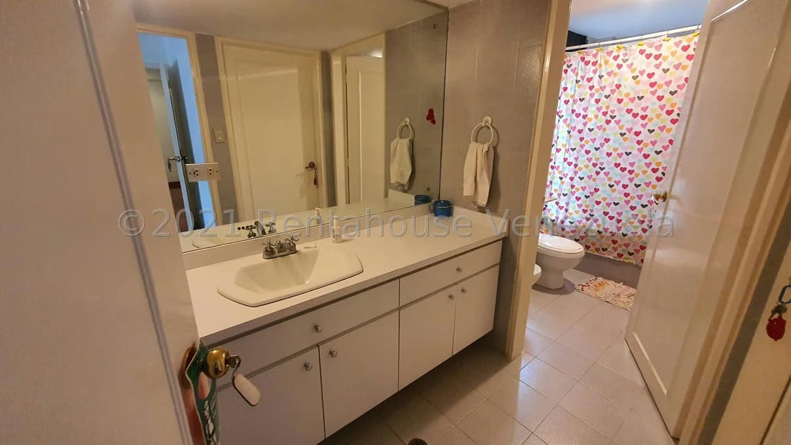 Apartamento (Duplex) en Venta en Los Naranjos de Las Mercedes, Distrito Metropolitano - 23