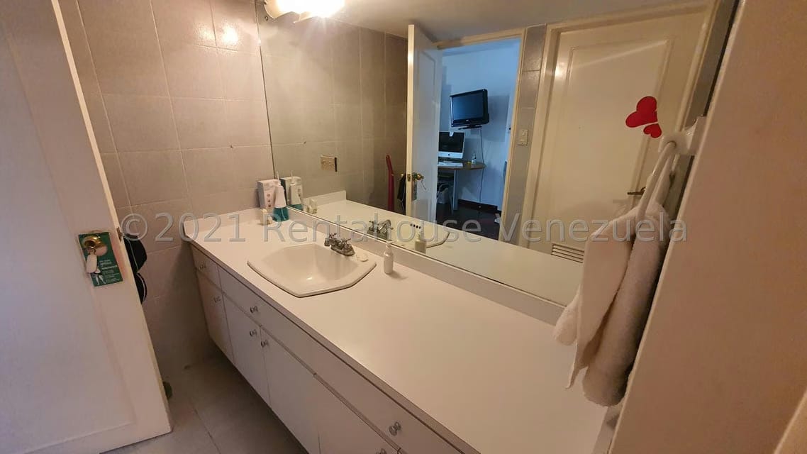 Apartamento (Duplex) en Venta en Los Naranjos de Las Mercedes, Distrito Metropolitano - 24