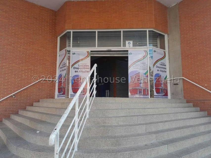 Comercial (Local Comercial) en Alquiler en Centro, Lara - 2