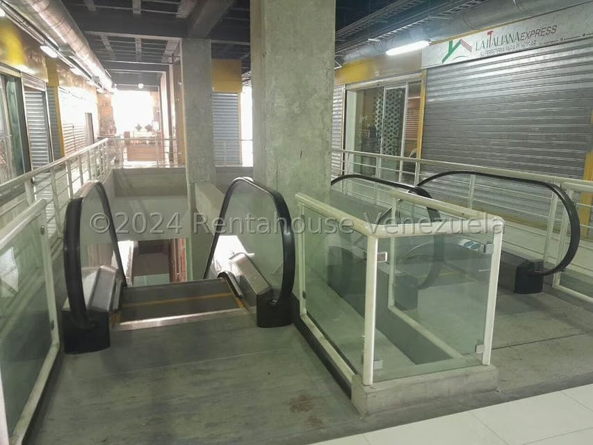 Comercial (Local Comercial) en Alquiler en Centro, Lara - 13