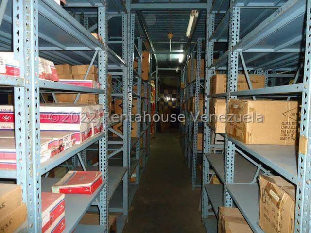 Comercial (Galpon - Deposito) en Venta en Sarria, Distrito Metropolitano - 2