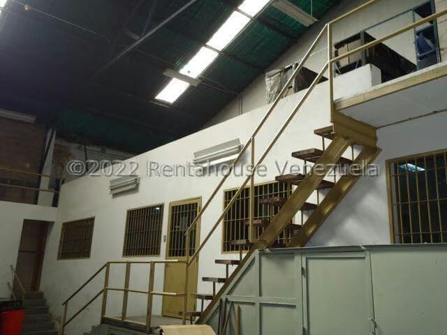 Comercial (Galpon - Deposito) en Venta en Sarria, Distrito Metropolitano - 14