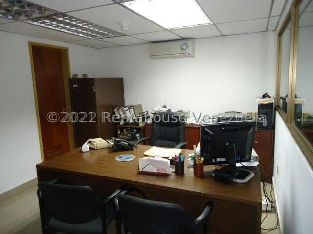 Comercial (Galpon - Deposito) en Venta en Sarria, Distrito Metropolitano - 16