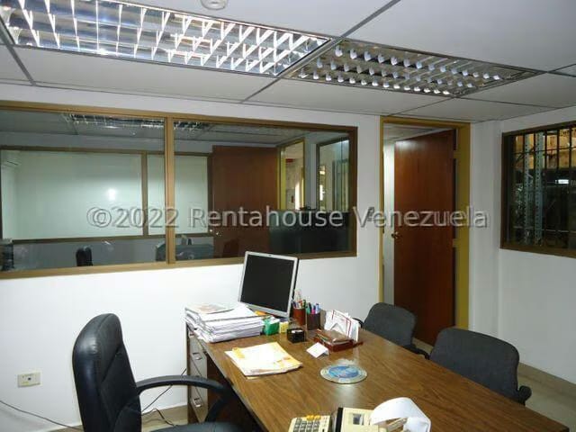 Comercial (Galpon - Deposito) en Venta en Sarria, Distrito Metropolitano - 18