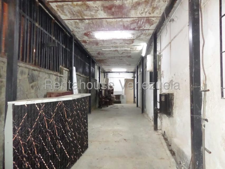 Comercial (Local Comercial) en Alquiler en Alta Florida, Distrito Metropolitano - 28