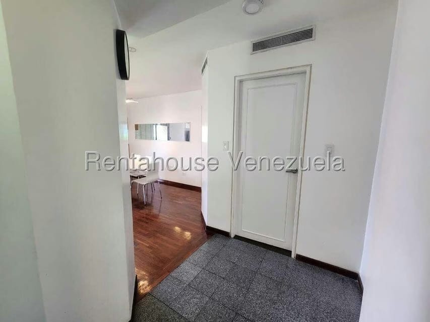 Apartamento (1 Nivel) en Alquiler en El Rosal, Distrito Metropolitano - 11