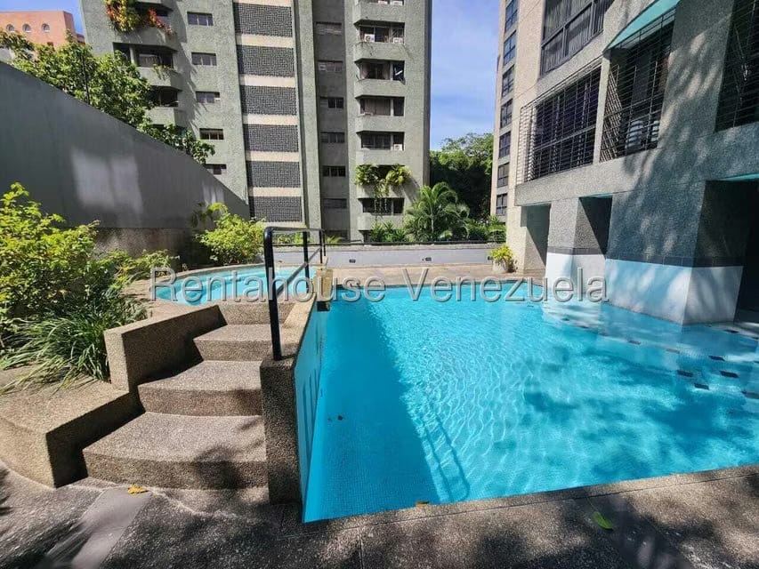 Apartamento (1 Nivel) en Alquiler en El Rosal, Distrito Metropolitano - 13