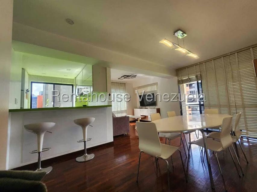 Apartamento (1 Nivel) en Alquiler en El Rosal, Distrito Metropolitano - 5