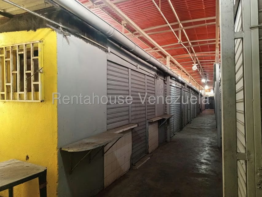 Comercial (Local Comercial) en Venta en Parroquia Santa Teresa, Distrito Metropolitano - 11