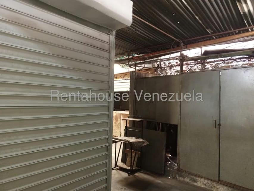 Comercial (Local Comercial) en Venta en Parroquia Santa Teresa, Distrito Metropolitano - 12
