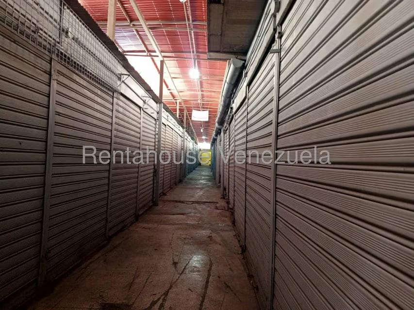 Comercial (Local Comercial) en Venta en Parroquia Santa Teresa, Distrito Metropolitano - 16