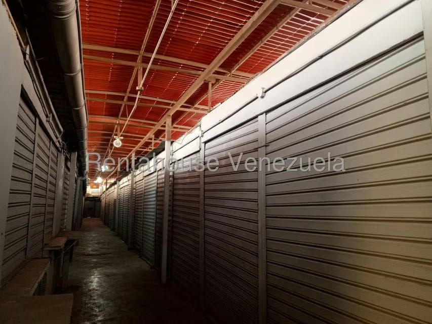 Comercial (Local Comercial) en Venta en Parroquia Santa Teresa, Distrito Metropolitano - 3