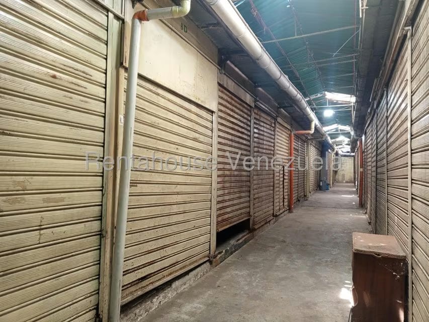 Comercial (Local Comercial) en Venta en Parroquia Santa Teresa, Distrito Metropolitano - 21