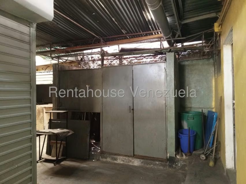 Comercial (Local Comercial) en Venta en Parroquia Santa Teresa, Distrito Metropolitano - 10