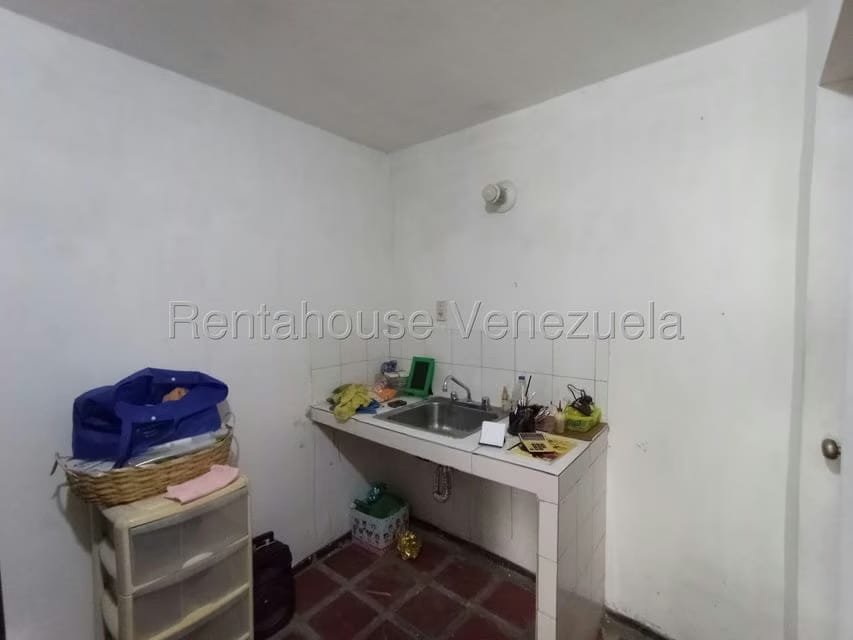 Comercial (Local Comercial) en Alquiler en Almarriera, Lara - 9
