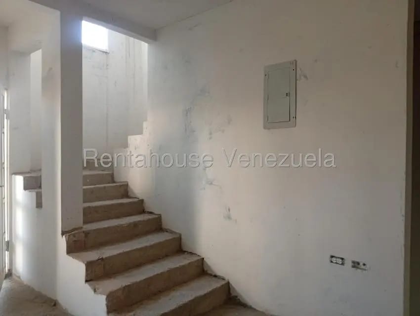 Townhouse (Duplex) en Venta en Avenida 34, Zulia - 4