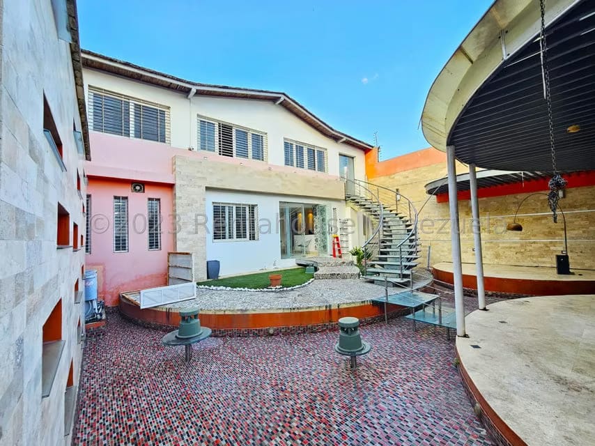 Casa (Duplex) en Venta en Zona Este, Lara - 23