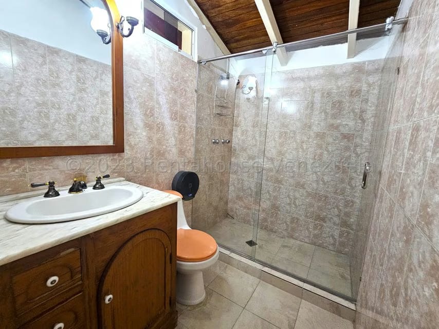 Casa (Duplex) en Venta en Zona Este, Lara - 48