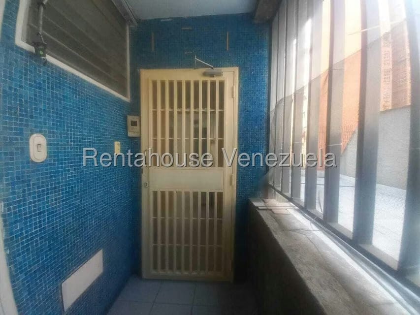 Comercial (Oficina) en Alquiler en La Florida, Distrito Metropolitano - 2