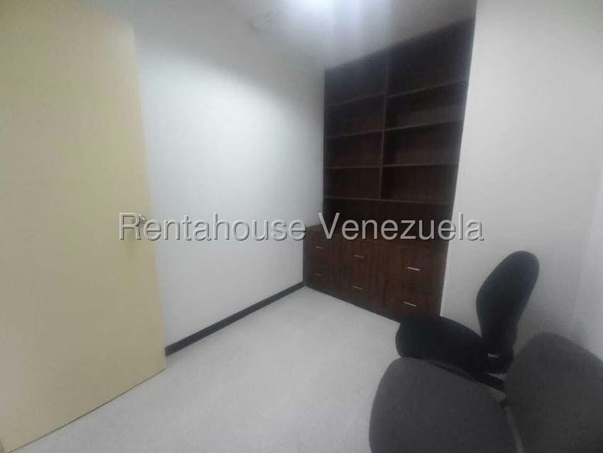 Comercial (Oficina) en Alquiler en La Florida, Distrito Metropolitano - 16