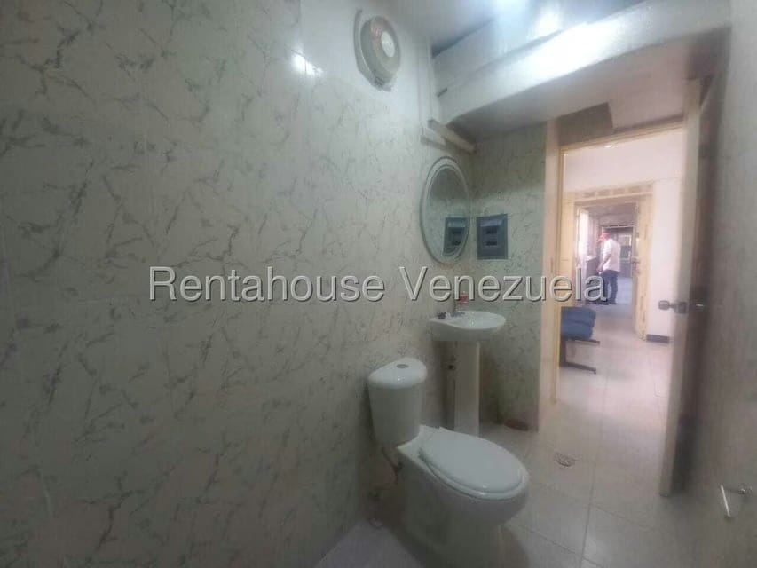 Comercial (Oficina) en Alquiler en La Florida, Distrito Metropolitano - 10