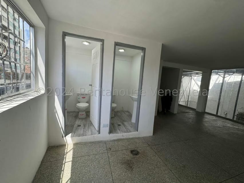 Comercial (Galpon - Deposito) en Venta en San Juan, Distrito Metropolitano - 9