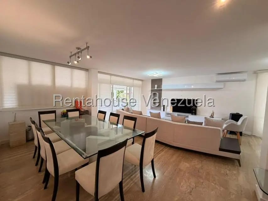 Apartamento (1 Nivel) en Venta en La Florida, Distrito Metropolitano - 2