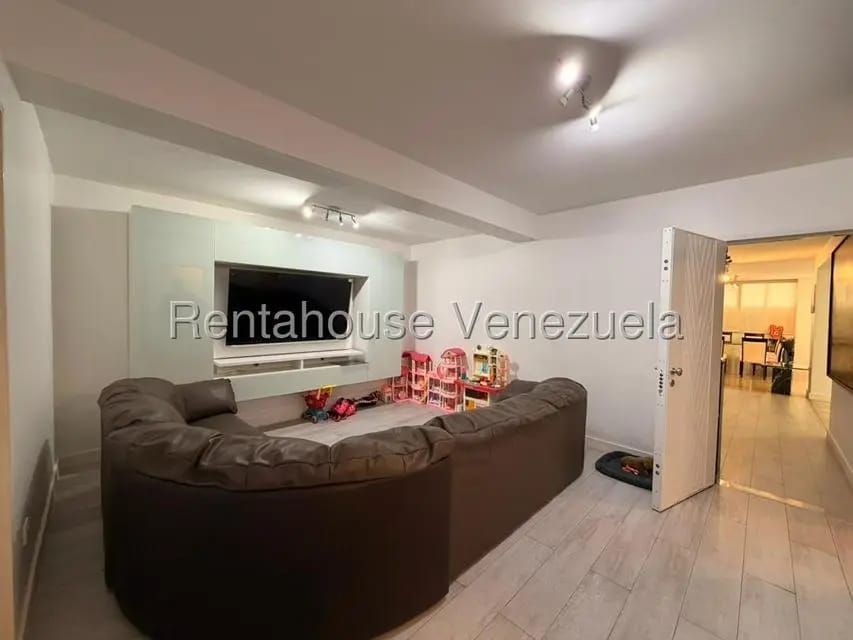 Apartamento (1 Nivel) en Venta en La Florida, Distrito Metropolitano - 12