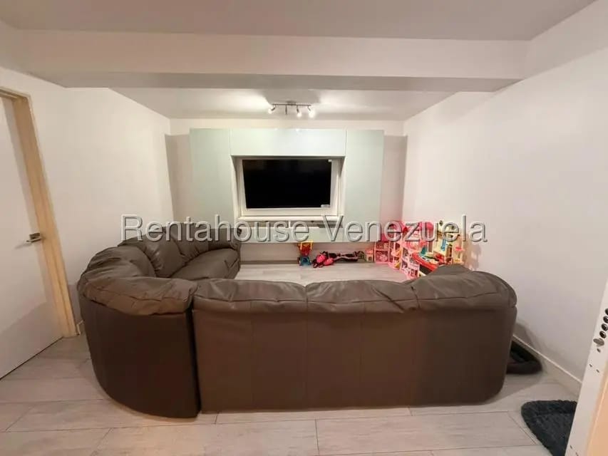 Apartamento (1 Nivel) en Venta en La Florida, Distrito Metropolitano - 13