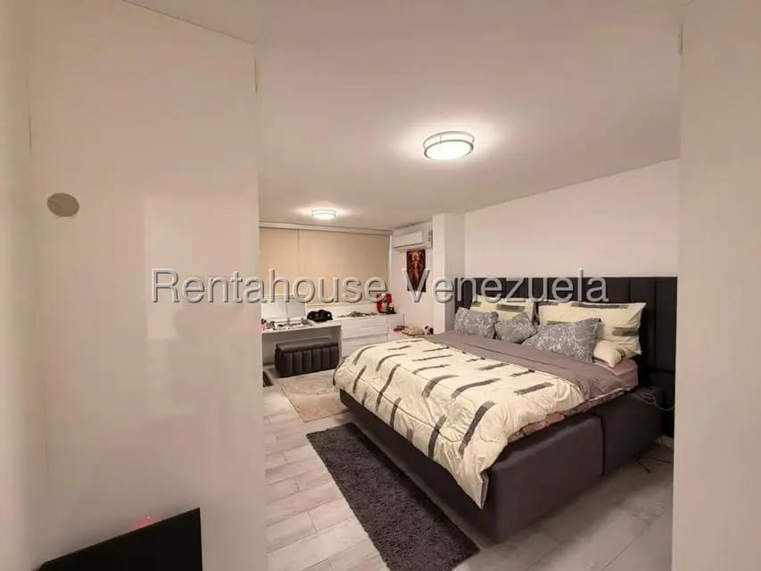 Apartamento (1 Nivel) en Venta en La Florida, Distrito Metropolitano - 16