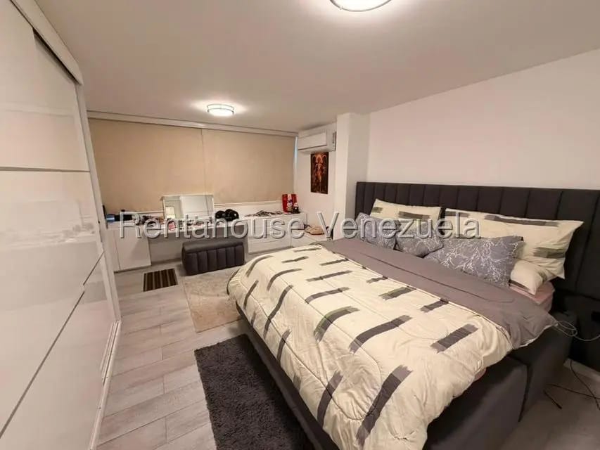 Apartamento (1 Nivel) en Venta en La Florida, Distrito Metropolitano - 17