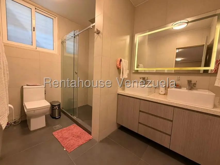 Apartamento (1 Nivel) en Venta en La Florida, Distrito Metropolitano - 20