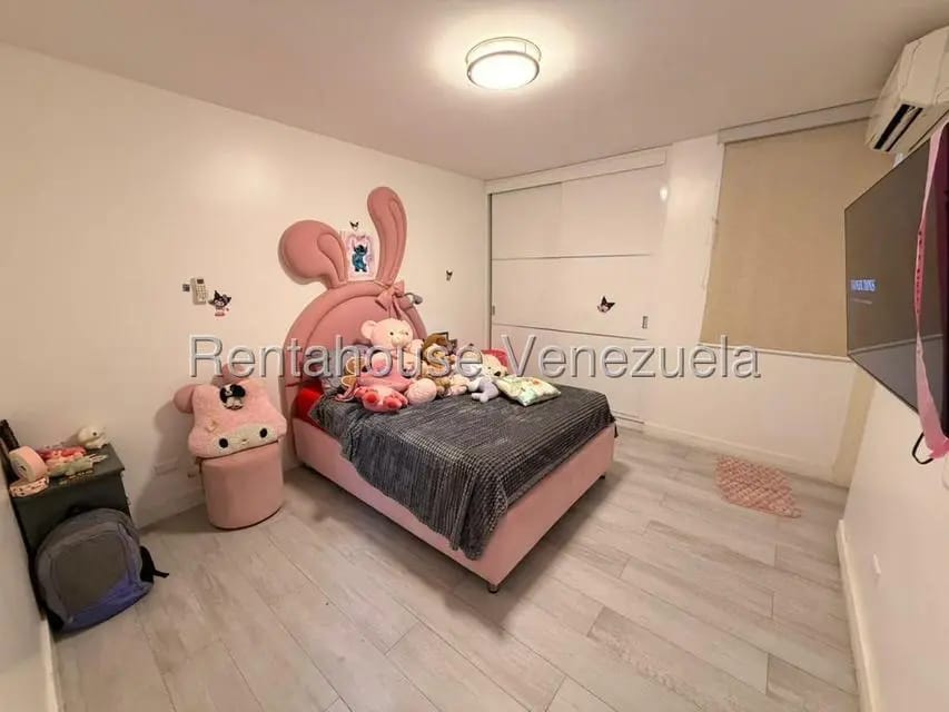 Apartamento (1 Nivel) en Venta en La Florida, Distrito Metropolitano - 24