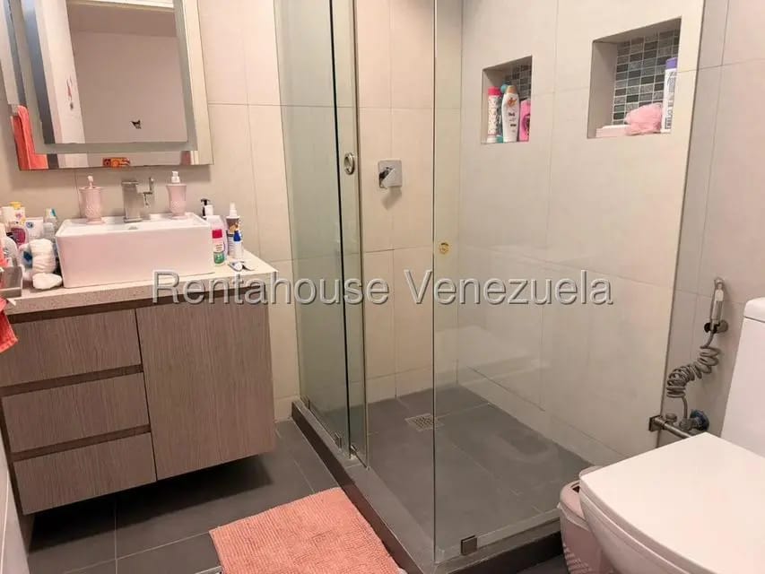 Apartamento (1 Nivel) en Venta en La Florida, Distrito Metropolitano - 25