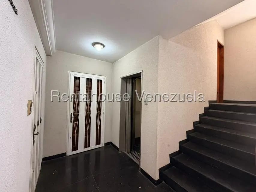 Apartamento (1 Nivel) en Venta en La Florida, Distrito Metropolitano - 26