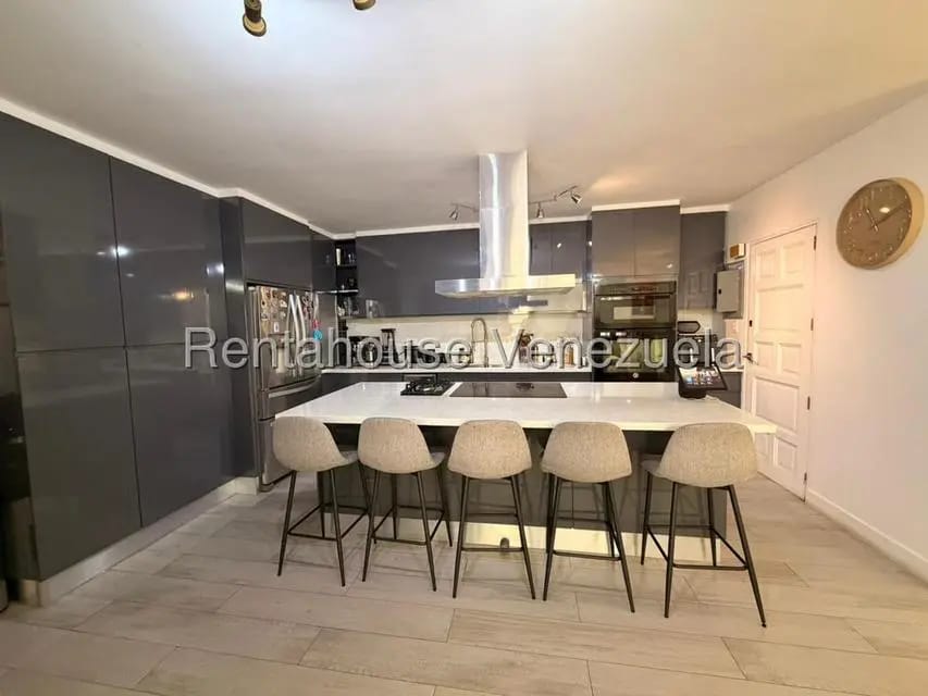 Apartamento (1 Nivel) en Venta en La Florida, Distrito Metropolitano - 8