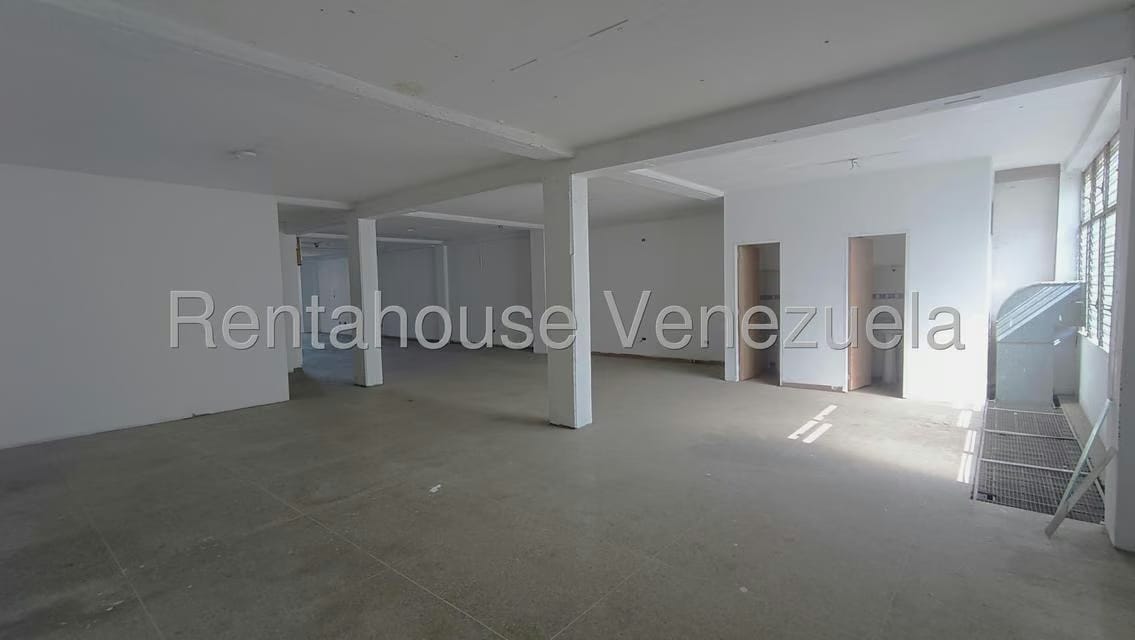 Comercial (Galpon - Deposito) en Alquiler en Catia, Distrito Metropolitano - 3