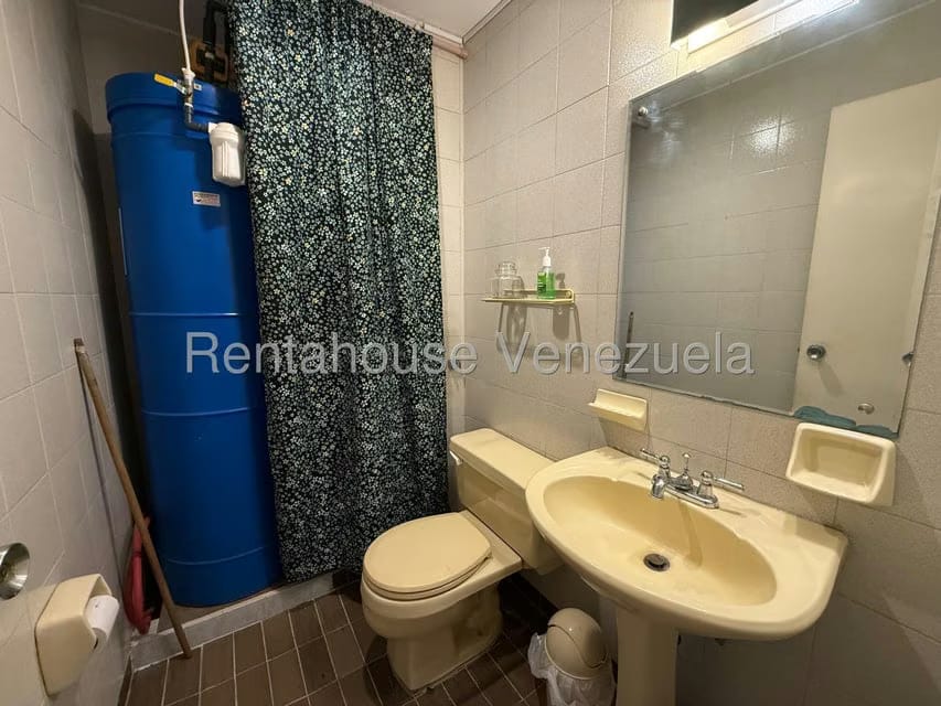 Apartamento (1 Nivel) en Alquiler en Colinas de Los Ruices, Distrito Metropolitano - 16