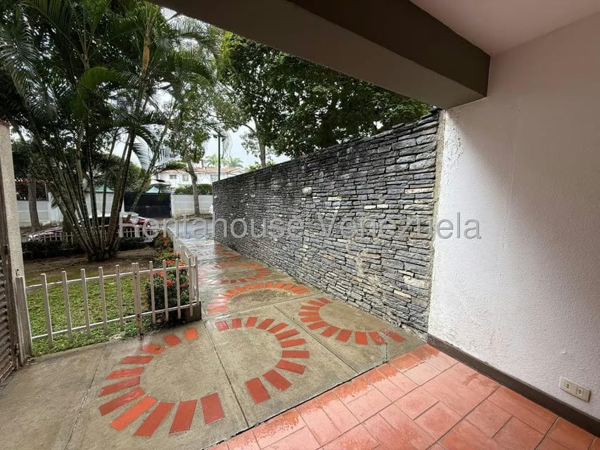 Apartamento (1 Nivel) en Alquiler en Colinas de Los Ruices, Distrito Metropolitano - 32