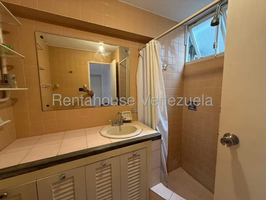 Apartamento (1 Nivel) en Alquiler en Colinas de Los Ruices, Distrito Metropolitano - 10