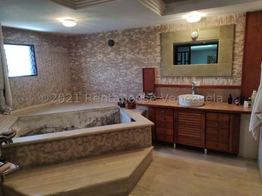 Apartamento (Penthouse) en Venta en La Florida, Distrito Metropolitano - 24