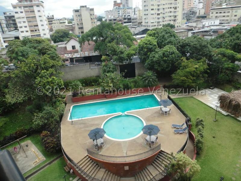 Apartamento (Penthouse) en Venta en La Florida, Distrito Metropolitano - 30