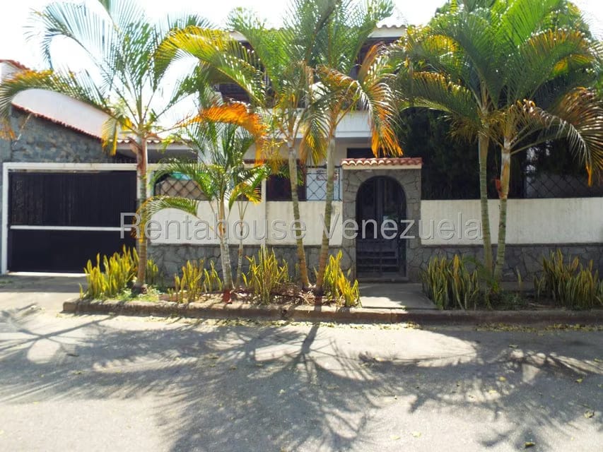 Casa (Multipes Niveles) en Venta en Montalban I, Distrito Metropolitano