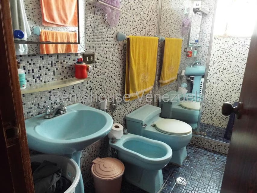 Casa (Multipes Niveles) en Venta en Montalban I, Distrito Metropolitano - 28