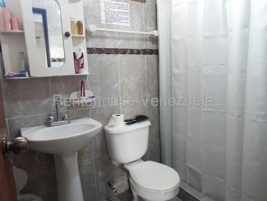 Casa (Multipes Niveles) en Venta en Montalban I, Distrito Metropolitano - 46