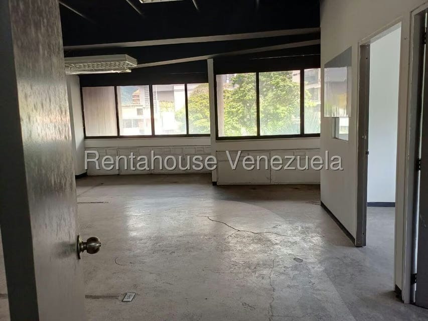 Comercial (Local Comercial) en Alquiler en Las Mercedes, Distrito Metropolitano - 4