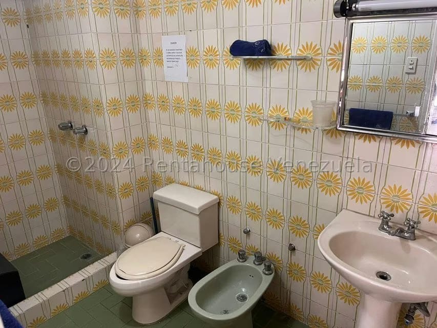 Comercial (Oficina) en Venta en Los Chaguaramos, Distrito Metropolitano - 21